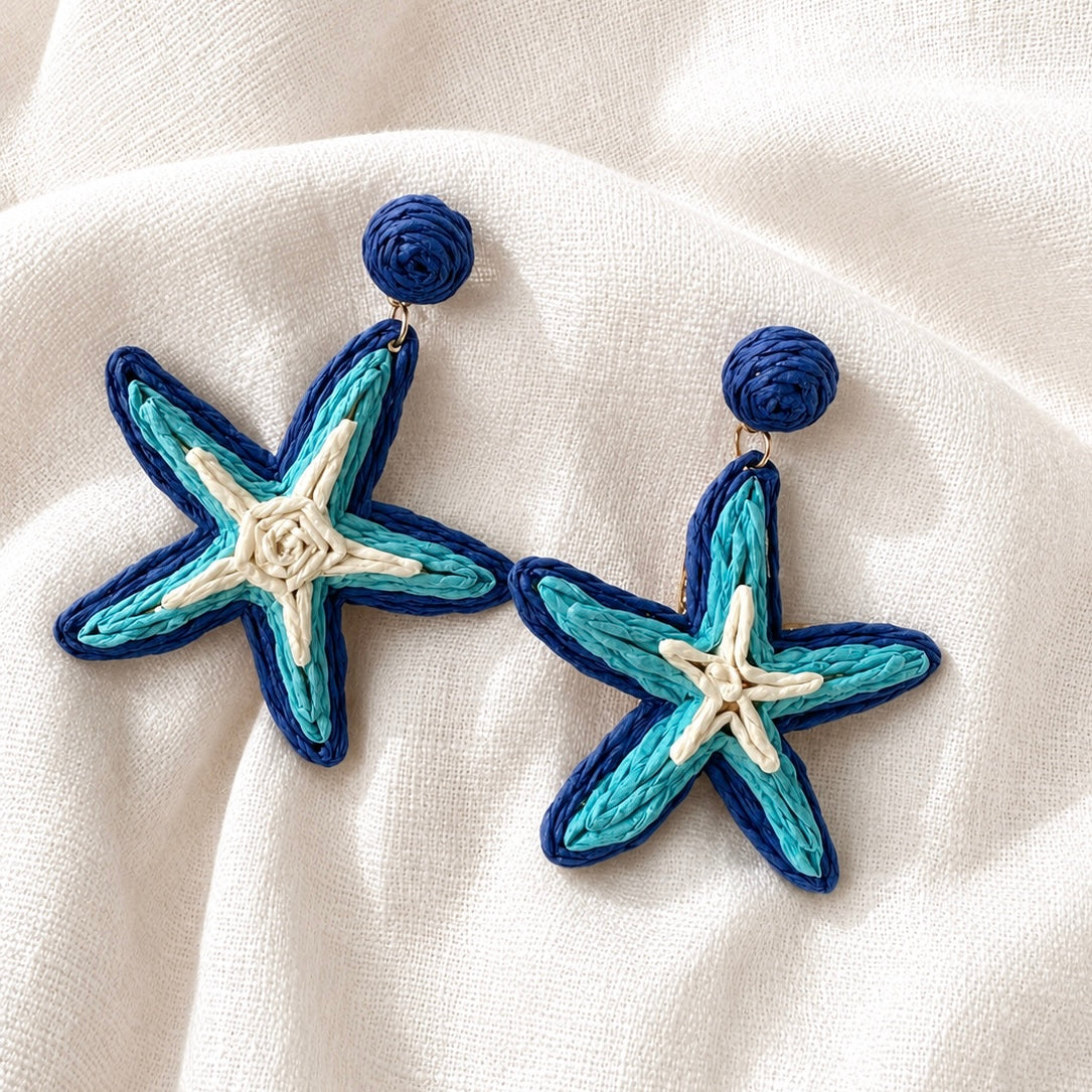 CAPRI SEA STAR DROPS – Raffia-Ohrhänger im Seestern-Design – Bild 3